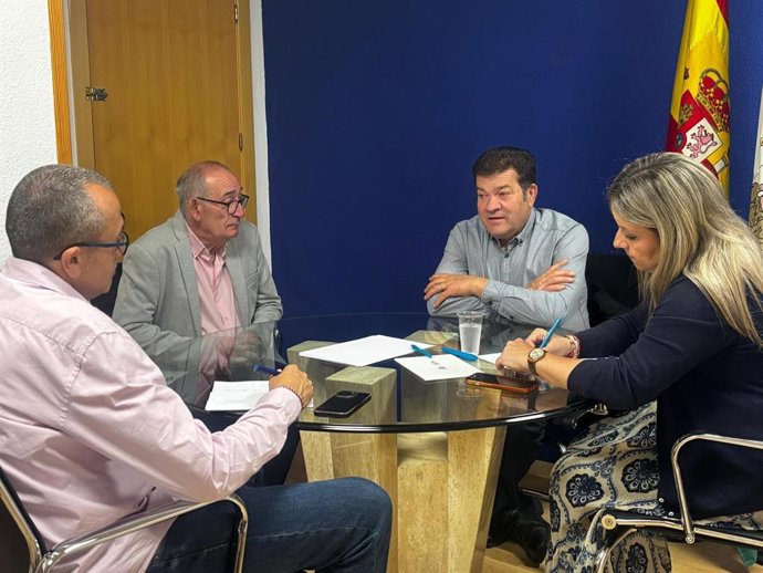 Reunión de candidatos del PP de Jaén con representantes de los vendedores ambulantes.