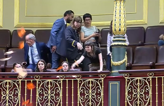 Desalojadas del Congreso dos activistas del Sindicato de Inquilinas por pedir a gritos que bajen los alquileres