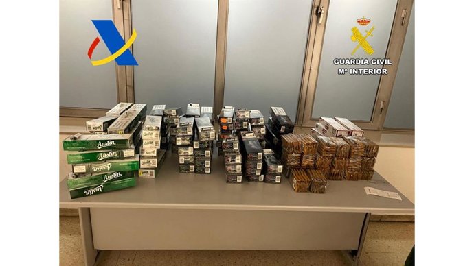 Imagen del material incautado en la intervención