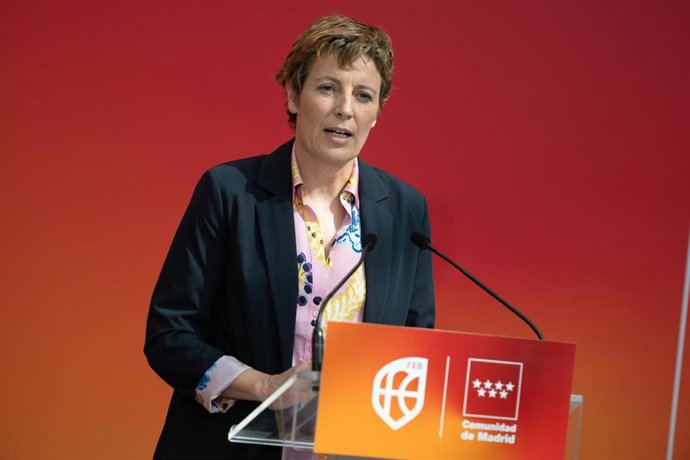 La presidenta de la Federación Española de Baloncesto (FEB), Elisa Aguilar, durante la firma del acuerdo con la Comunidad de Madrid para el Eurobasket 2029