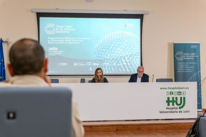 Sesión formativa sobre ciberseguridad en dispositivos médicos.