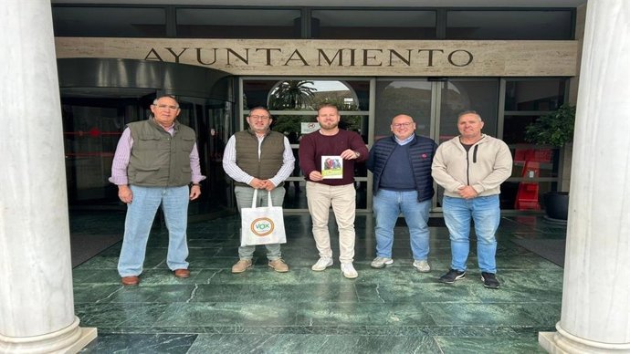 Vox Dos Hermanas, con la moción que presentarán en el Pleno acerca de la regularización masiva de migrantes.