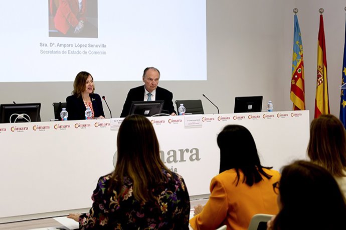 La secretària d'Estat de Comerç, Amparo López, participa en una jornada sobre les oportunitats de negoci a Algèria junt amb el president de Cámara València, José Vicente Morata