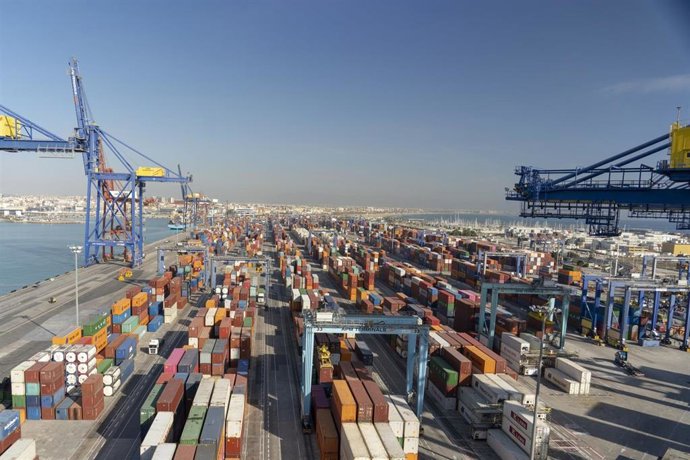 Archivo - Terminal de contenedores de Valenciaport