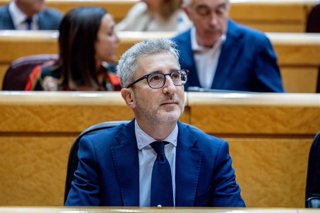 El ministro de Hacienda, Arcadi España, durante la sesión de control al Gobierno, a 21 de abril de 2026, en Madrid (España). Durante la sesión parlamentaria, el Grupo Popular centra su ofensiva en la supuesta corrupción del Ejecutivo y la "persecución fis