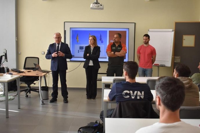 La Generalitat forma als bombers forestals de nou ingrés en competències tècniques fonamentals d'incendis i gestió d'emergències