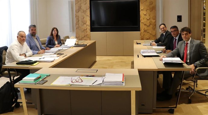 Reunión de la ponencia de la Comisión de Hacienda y Presupuestos