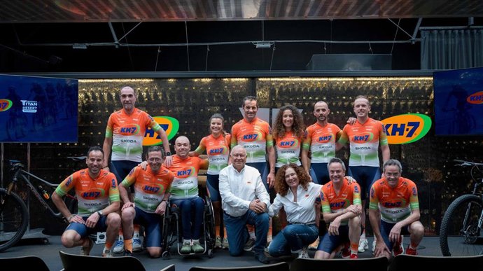 Presentación del equipo KH-7 para la Skoda Titan Desert Marruecos 2026, en el restaurante Cocina Hermanos Torres de Barcelona
