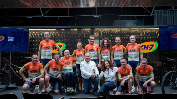 Presentación del equipo KH-7 para la Skoda Titan Desert Marruecos 2026, en el restaurante Cocina Hermanos Torres de Barcelona