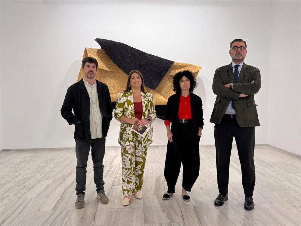 La Madraza de la UGR alberga 'El refugio del Sol', una muestra de Sonia Navarro sobre memoria, territorio y saberes textiles