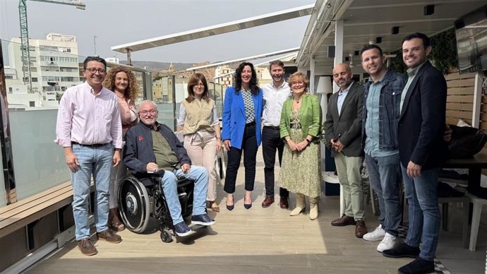 Miembros del PP se reúnen con representantes de asociaciones del tercer sector en Almería.