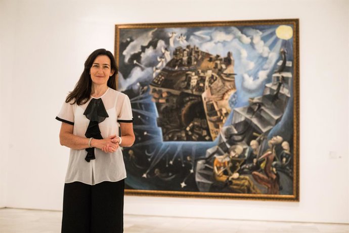 Archivo - Arxiu - La nova presidenta del Real Patronat del Reina Sofia i ministra de Cultura durant el mandat de Zapatero, Ángeles González-Sinde, observa l'obra 'El Mundo', d'Ángeles Santos.