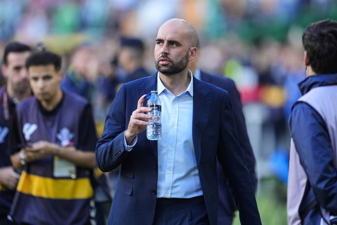 Archivo - Claudio Giraldez, head coach of RC Celta de Vigo, looks on during the Spanish league, LaLiga EA Sports, football match played between Real Betis and RC Celta de Vigo at La Cartuja stadium on March 15, 2026, in Sevilla, Spain.