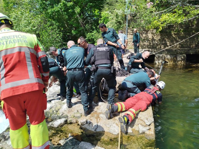 Jucil exige que la Guardia Civil sea declarada profesión de riesgo tras el rescate del joven atrapado en el Pas
