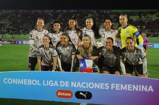 Futbol, Chile vs Argentina Fecha 5, Conmebol Liga de Naciones Femenina, 2026 El equipo de Chile, es fotografiado, durante el partido de Liga de Naciones Femenina, disputado en el Estadio El as Figueroa Brander de Valpara so, Chile 10/04/2026 Manuel