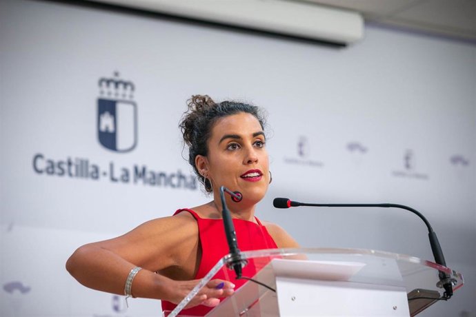 Archivo - La directora general de Vivienda, Inés Sandoval, ha informado de asuntos relacionados con su departamento, en la Consejería de Fomento. Foto de archivo.