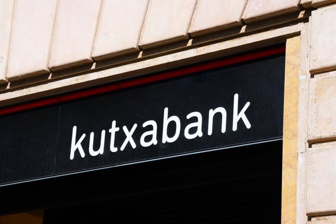 Archivo - Fachada de Kutxabank.
