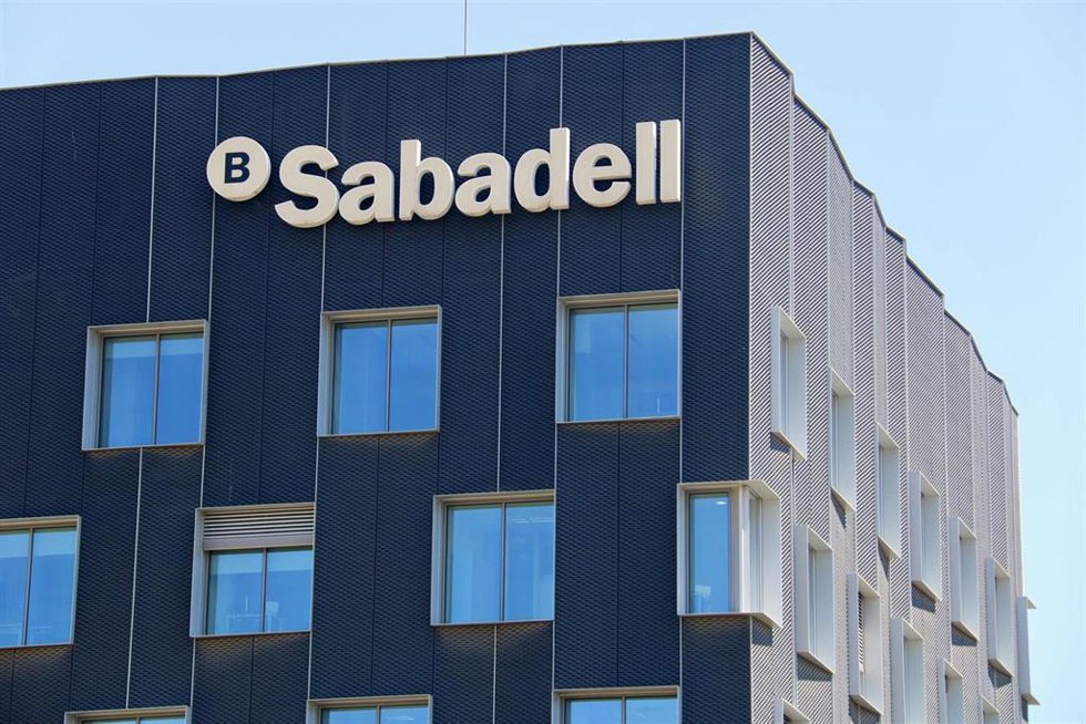 Archivo - Oficinas de Banco Sabadell.