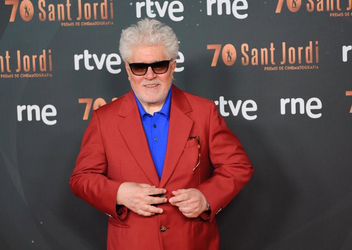 El director Pedro Almodóvar durant el photocall del lliurament dels 70 Premis RNE Sant Jordi de cinema, a 21 d'abril de 2026, a Barcelona, Catalunya (Espanya)