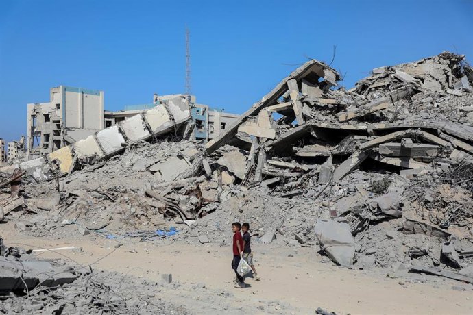 Archivo - Edificios destruidos en Gaza
