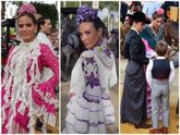Foto: De Lourdes Montes y Tana Rivera, a Anabel Pantoja y Jessica Bueno. Lluvia de vips en el primer día de la Feria de Abril