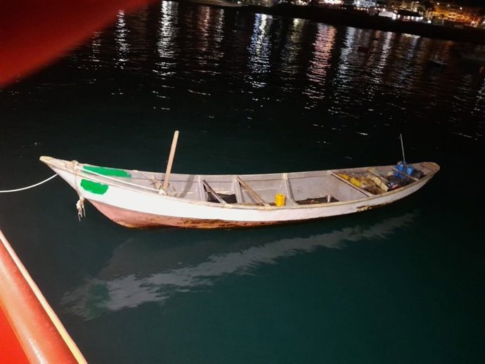 Embarcación irregular rescatada por Salvamento Marítimo al sur de Gran Canaria
