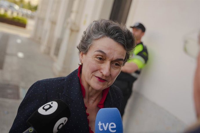 La presidenta de la Autoridad Portuaria de Valencia, Mar Chao, a su llegada al consejo de administración del Puerto de València, este miércoles 22 de abril