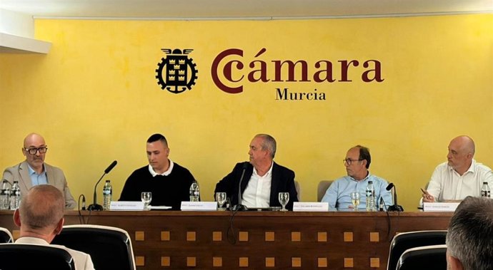 Encuentro 'Desayuno Logístico Exclusivo: Transporte Eficiente y Almacenes Digitalizados'