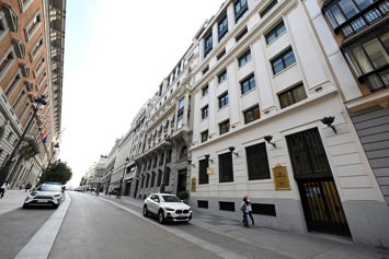 La gestora HIH vende una oficina del Santander del edifico Canalejas 