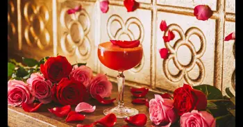 De las bibliotecas al corazón del Gótico: guía para vivir un Sant Jordi exclusivo entre libros, rosas y alta gastronomía