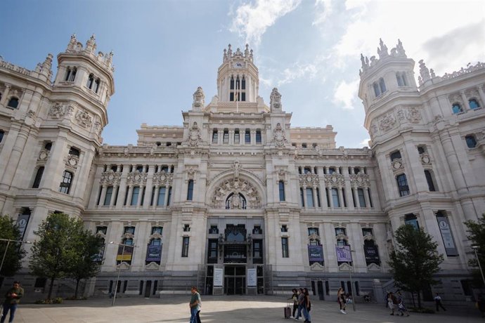 Archivo - Fachada de la sede del Ayuntamiento en Cibeles, a 15 de septiembre de 2023, en Madrid (España). El Palacio de Cibeles, antiguo Palacio de Telecomunicaciones y actual sede del Ayuntamiento de Madrid, cuenta con un gran espacio cultural y varias s