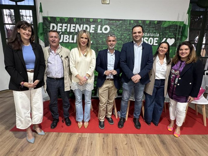 La secretaria de Educación del PSOE de Andalucía, Patricia Alba, en una visita a Manilva (Málaga).