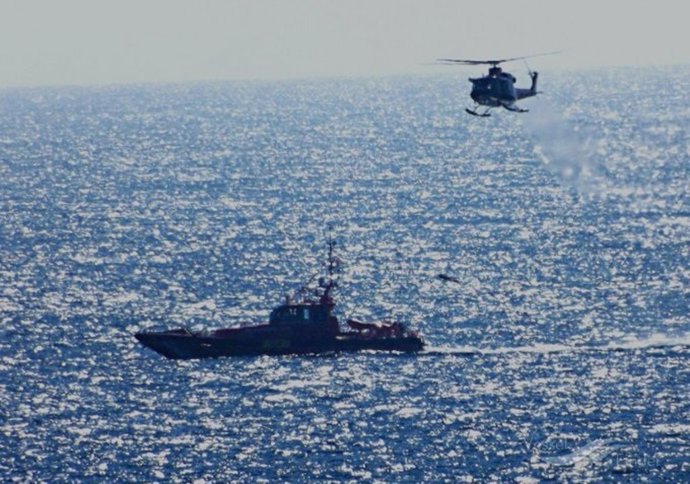 Salvamento Marítimo rescata una patera en aguas próximas a la isla de Lanzarote
