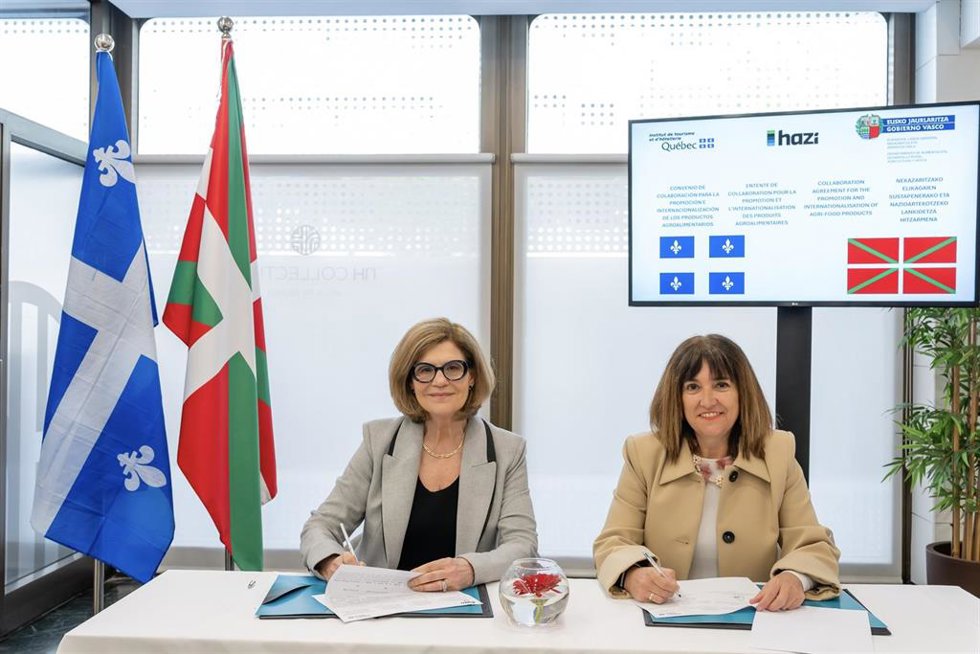Liza Frulla, miembro del Consejo de administración y directora general del Instituto de Turismo y Hostelería de Quebec - ITHQ y la consejera de Alimentación, Desarrollo Rural, Agricultura y Pesca, Amaia Barredo.