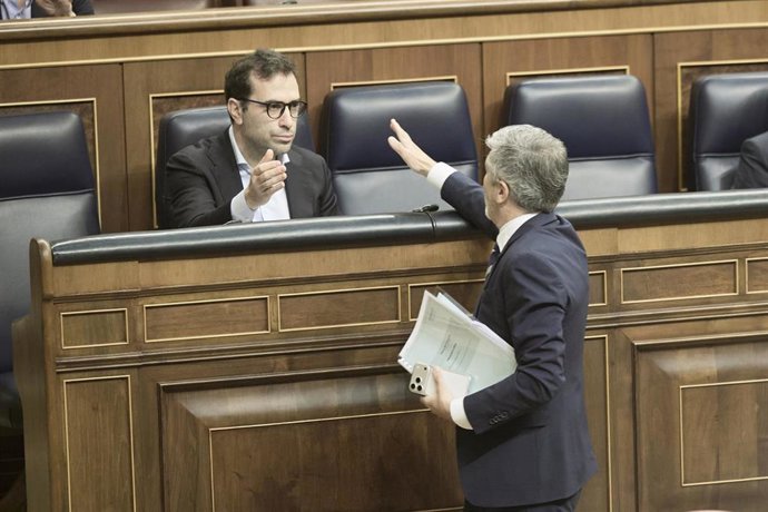 El ministro de Economía, Carlos Cuerpo, durante una sesión plenaria en el Congreso, a 22 de abril de 2026, en Madrid (España). El pleno del Congreso debate sobre la gobernabilidad de España con preguntas por parte de los diferentes grupos parlamentarios a