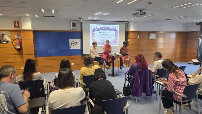 Jornada 'Qué hace una industria cultural como tú en un sitio como este'