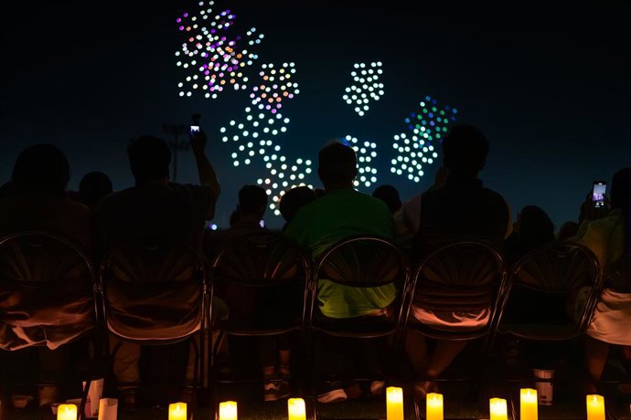 Archivo - Arxiu - DroneArt Xou