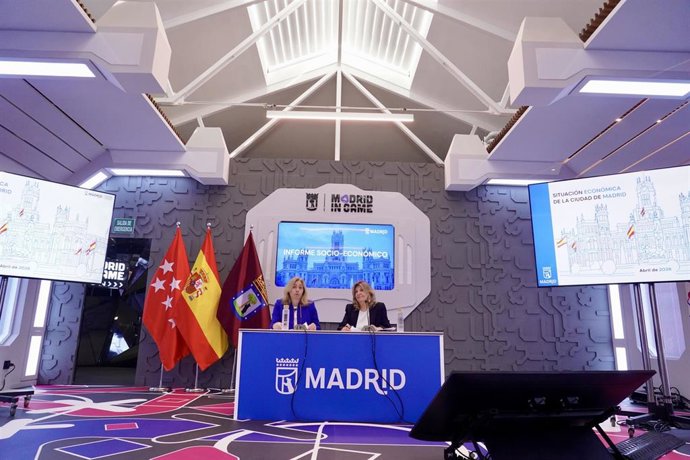 La vicealcaldesa de Madrid, Inma Sanz, y la delegada de Hacienda, Engracia Hidalgo