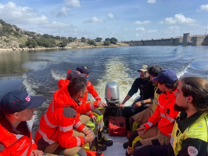 El Servicio de Bomberos del Ayuntamiento de Ávila se forma en navegación.