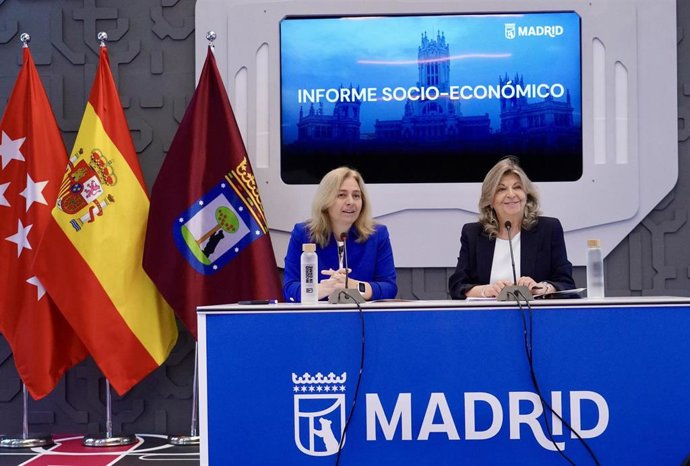 La delegada de Hacienda, Engracia Hidalgo, y la vicealcaldesa de Madrid, Inma Sanz