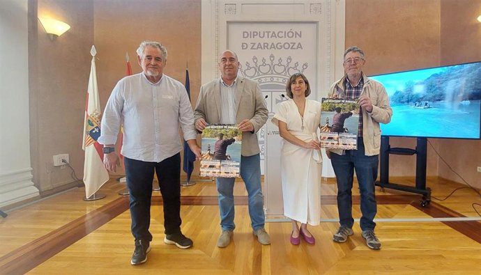 El nabatero Fernando López, el diputado provincial Alfredo Zaldívar, la concejala de Murillo de Gállego Mónica García y el representante de la Asociación de Nabateros de la Galliguera, José Antonio Cuchí.