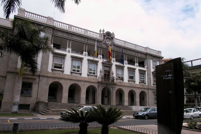 Archivo - Fachada principal de la sede de la Autoridad Portuaria de Santa Cruz de Tenerife (Puerto de Tenerife)