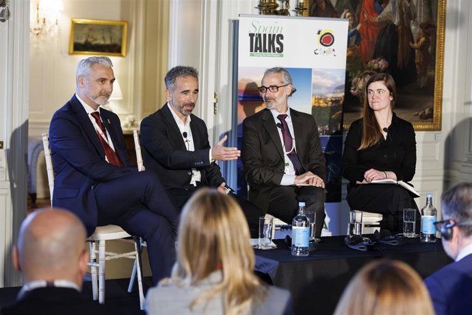 La Generalitat presenta en Londres su modelo de sostenibilidad turística inteligente basado en Big Data e IA