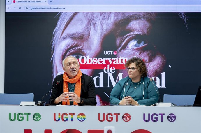 El secretario general de UGT, Pepe Álvarez, y la secretaria de Salud Laboral de UGT, Patricia Ruiz, durante la presentación del informe Situación de la IT y sus efectos en la salud, a 22 de abril de 2026, en Madrid (España). El informe está centrado en la