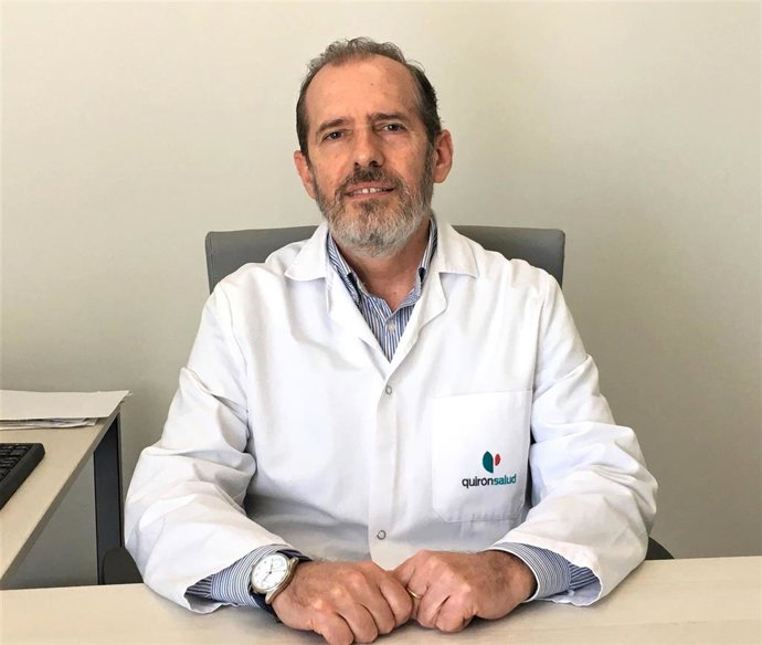Archivo - El jefe del Servicio Psicología Clínica del citado hospital cordobés y también del Centro Médico Quirónsalud Jaén, el doctor Francisco Lara.