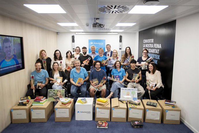 Menores en situación de vulnerabilidad en Baleares reciben 358 libros por el día de Sant Jordi.