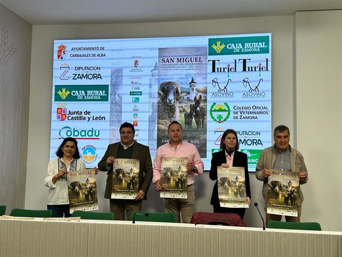 Presentación de la feria de San Miguel en Carbajales de Alba (Zamora).