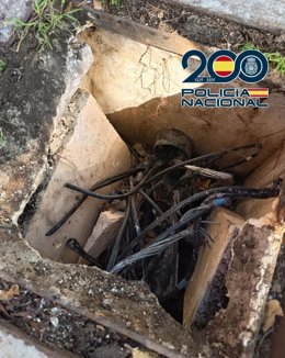 Arqueta fracturada para robar cable