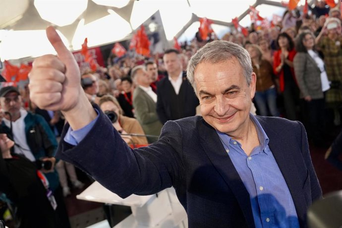 Archivo - El expresidente del Gobierno José Luis Rodríguez Zapatero durante el cierre de la campaña del PSOE, a 13 de marzo de 2026, en Valladolid, Castilla y León (España). El PSOE cierra su campaña autonómica en la Cúpula del Milenio de Valladolid, dond