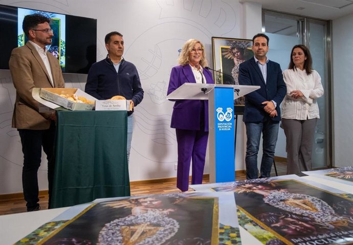 Presentación en la Diputación de Huelva de las Fiestas de la Santa Cruz de Arriba de Rociana del Condado.